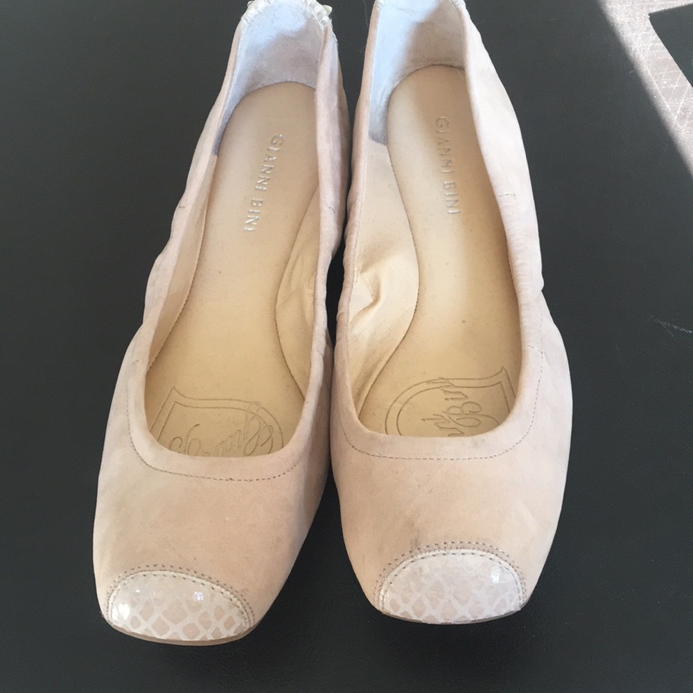 Nude leather flats